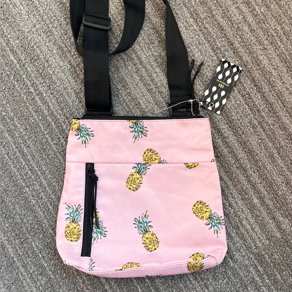 Last chance…Pink Pineapple Crossbody Bag Purse New - Picture 2 of 7